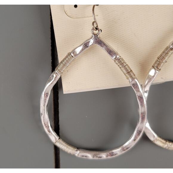Silver Tone Hammered Teardrop Dangle Earrings Wire Wrap Accents New Directions - Picture 2 of 7